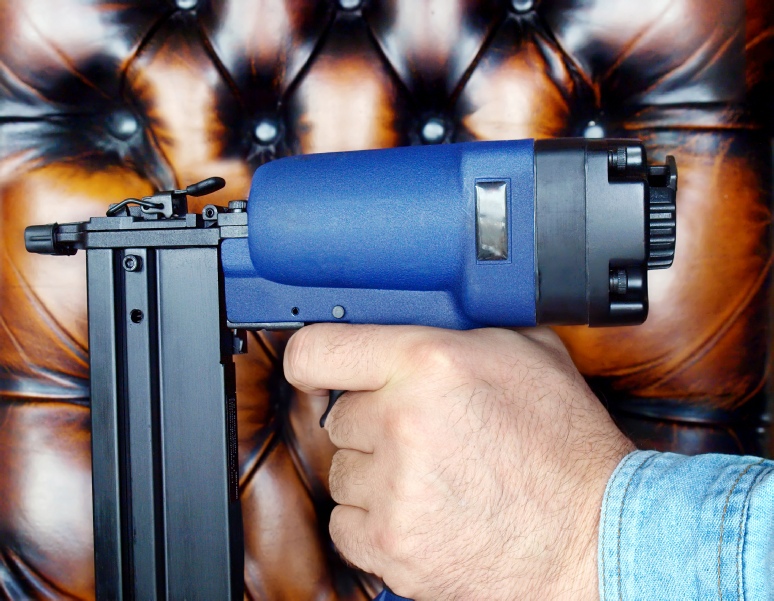 Reparatii usi birouri